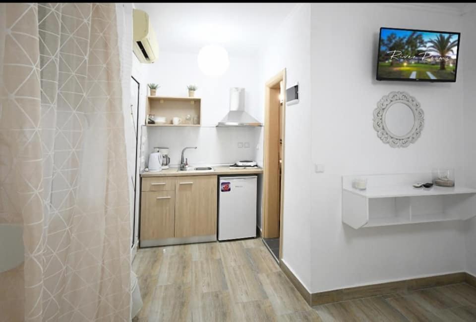 River Rooms Kriaritsi Skala Sikias Экстерьер фото